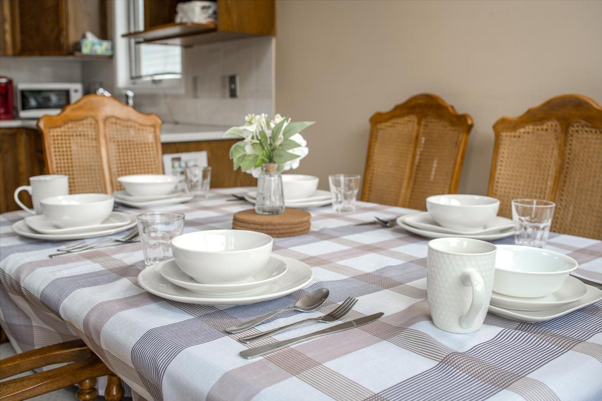 Airport 4br2ba Double Garage Pet Friendly Apartment *